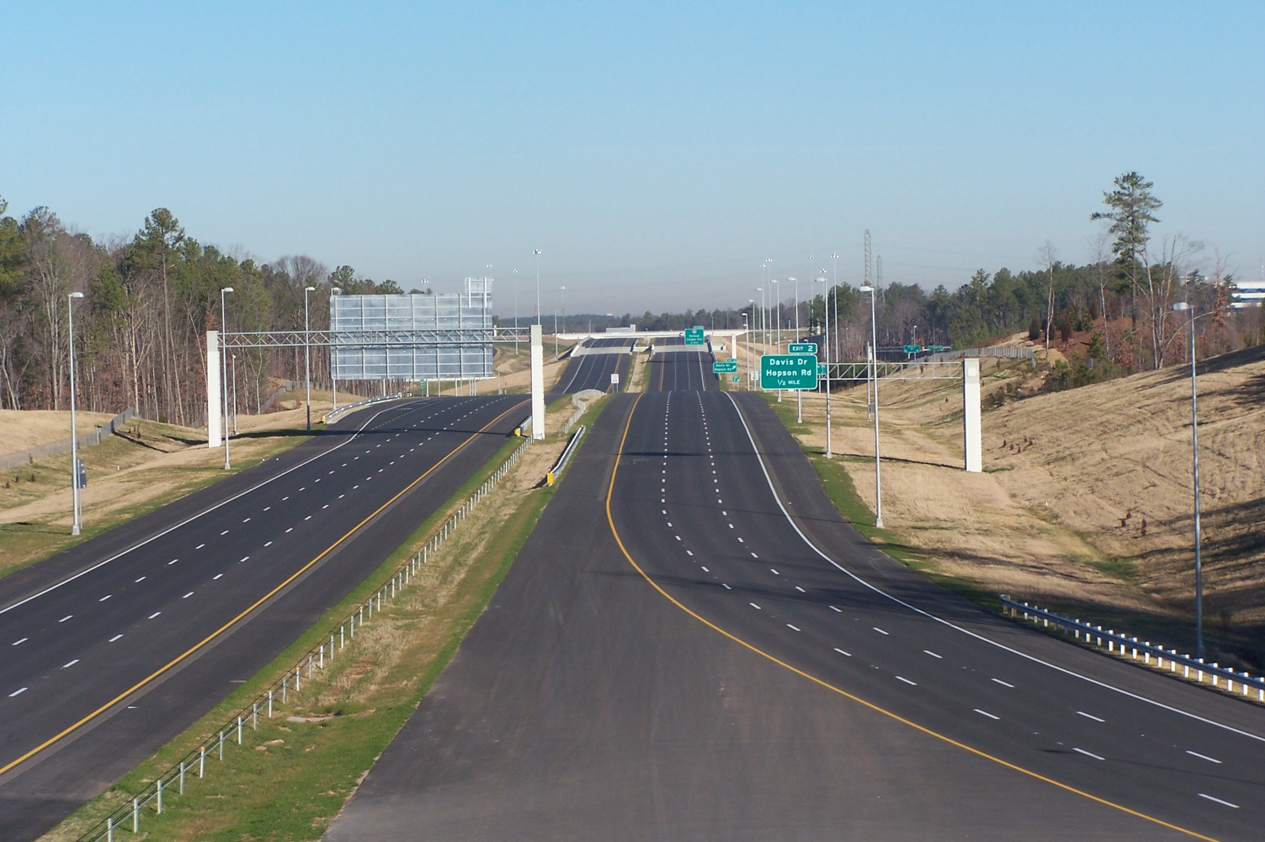 Freeway Or Expressway? This One Detail Makes All The Difference - oggepik